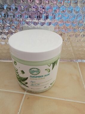 Dillpicky Cucumber Aloe Sugar Scrub.